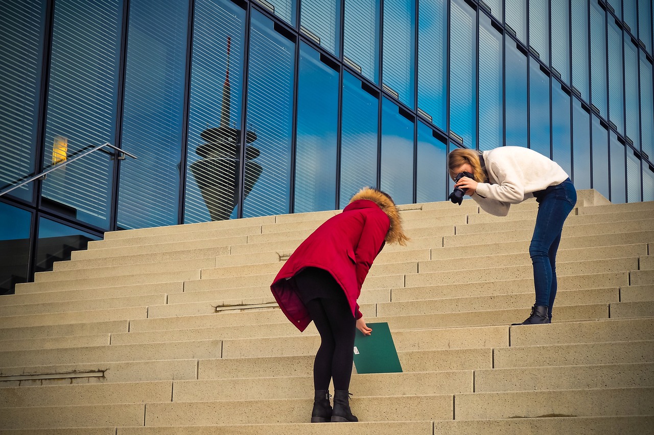 最新明星機場街拍圖片，時尚潮流的風(fēng)向標(biāo)展示