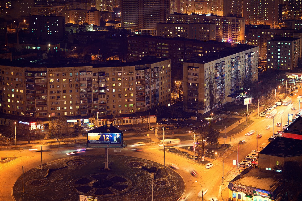 寵入豪門，繁華都市的浪漫傳奇最新章節(jié)