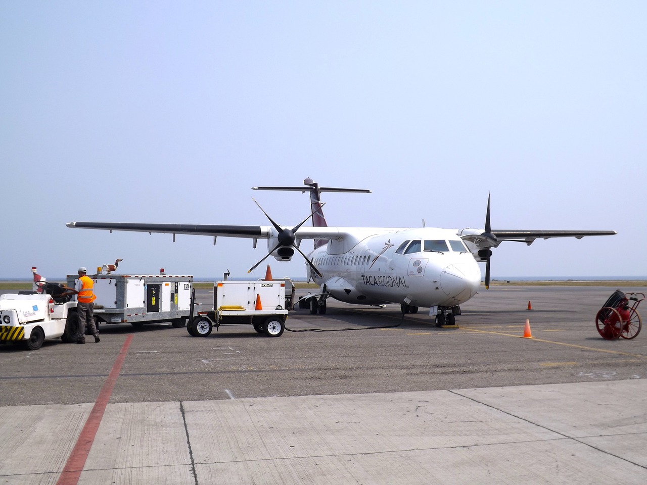 上海航空最新機(jī)長(zhǎng)招聘啟航，探索航空之旅的啟程之門